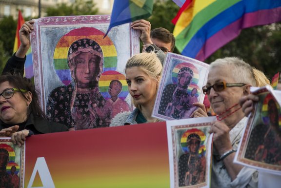 Solidaritäts-Protest für die polnische Menschenrechtlerin Elżbieta Podleśna