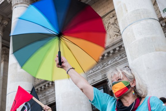 Solidaritätsprotest mit inhaftierten LGBTI-Aktivist_innen und gegen Homofeindlichkeit in Warschau, 8. August 2020 © Grzegorz Żukowski