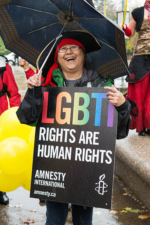 Aktion für LGBTI-Rechte anlässlich der Olympischen Spiele in Sochi vor der Universität in der kanadischen Hauptstadt Ottawa, 07.10.2013 © Paul Thompson