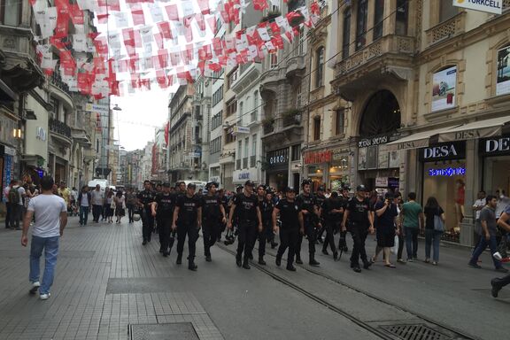 Polizeiaufmarsch beim Verbot des Istanbul Pride 2016 Polizeiaufmarsch beim Verbot des Istanbul Pride 2016