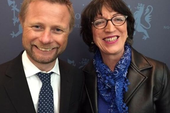 John Jeanette Solstad Remø (rechts) und Norwegens Minister für Gesundheit Bent Høie John Jeanette Solstad Remø (rechts) und Norwegens Minister für Gesundheit Bent Høie