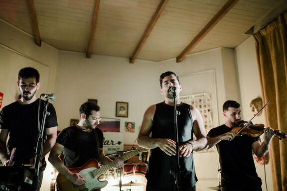 Die Band Mashrou'Leila bei einem Auftritt Die Band Mashrou'Leila bei einem Auftritt