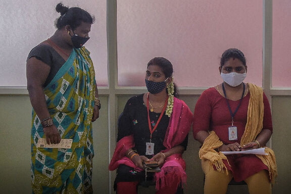 "Viele der Transfrauen im Land sind in der Sexarbeit und im Betteln tätig. Kein normales Unternehmen stellt uns ein. Wir werden als verflucht und tabu angesehen." Eine Transfrau in Bangladesch, April 2021, © Amnesty International "Viele der Transfrauen im Land sind in der Sexarbeit und im Betteln tätig. Kein normales Unternehmen stellt uns ein. Wir werden als verflucht und tabu angesehen." Eine Transfrau in Bangladesch, April 2021, © Amnesty International
