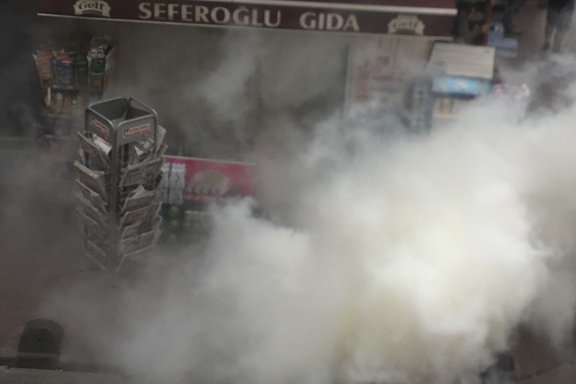 Rauchbomben der Polizei beim Istanbul-Pride 2016