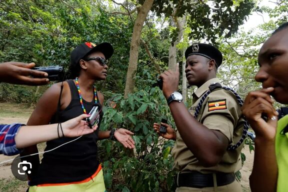 Jacqueline Kasha, eine mutige ugandische Aktivistin, gründete Freedom and Roam Uganda (FARUG), eine Organisation für die Rechte von LGBTI. Im Jahr 2011 wurde sie mit dem Martin-Ennals-Preis für Menschenrechtsverteidiger ausgezeichnet. Im Jahr 2013 wurde sie mit dem Internationalen Nürnberger Menschenrechtspreis für ihren kontinuierlichen LGBTI-Aktivismus ausgezeichnet. © Amnesty International
