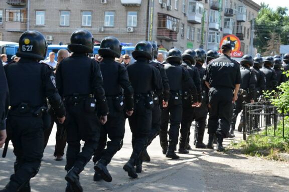 Ukrainische Polizei beim Gay Pride in Kiew