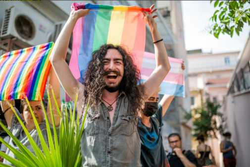 Der Istanbul Pride wurde 2021 erneut verboten, aber Aktivist_innen versammelten sich, um ihr Recht auf Meinungs- und Versammlungsfreiheit wahrzunehmen. Einige erlebten Polizeigewalt. © anonym