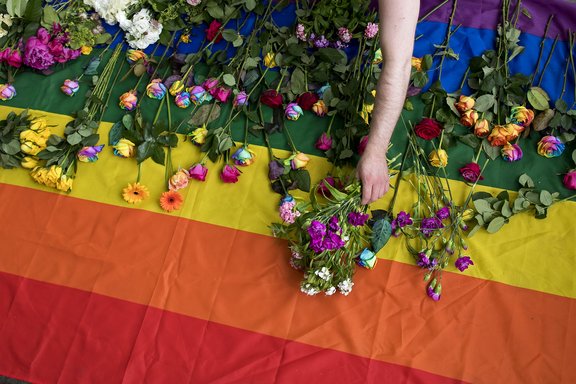 Solidaritätsaktion für tschetschenische LGBTI vor der Russischen Botschaft in London 