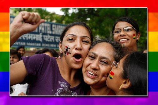 Indische LGBTI Aktivistinnen feiern im Juli 2009 die Dekriminalisierung von Homosexualität durch den Obersten Gerichtshof